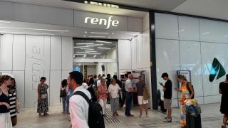 Estación Vialia Vigo, pasajeros de Renfe reclaman soluciones ante las cancelaciones debido a los incendios de Ourense