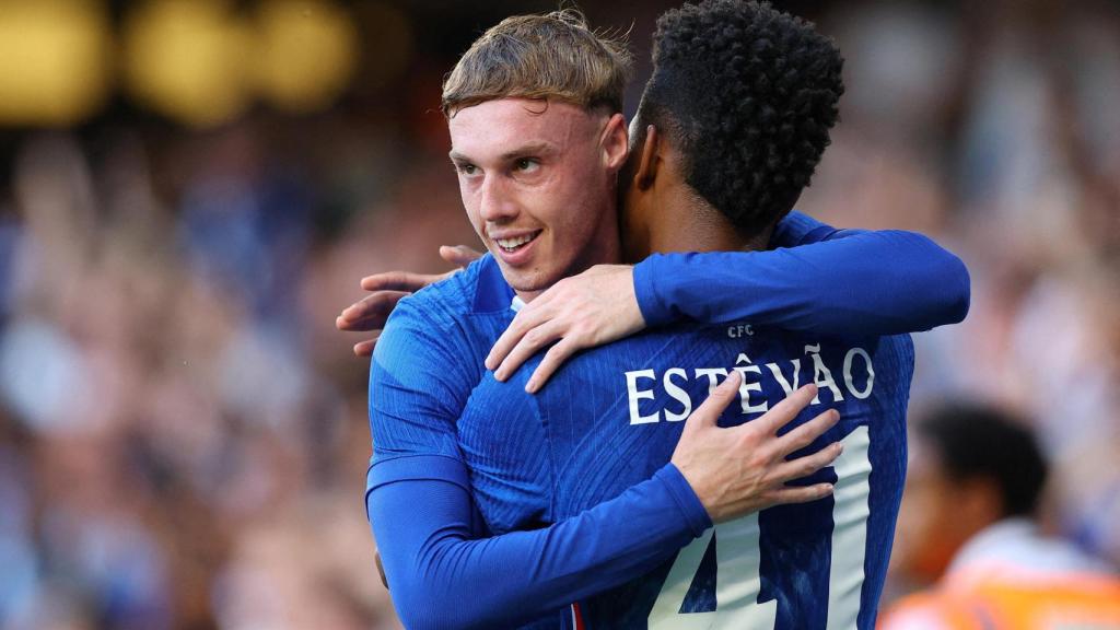 Cole Palmer y Estevao celebran un gol del Chelsea en pretemporada.