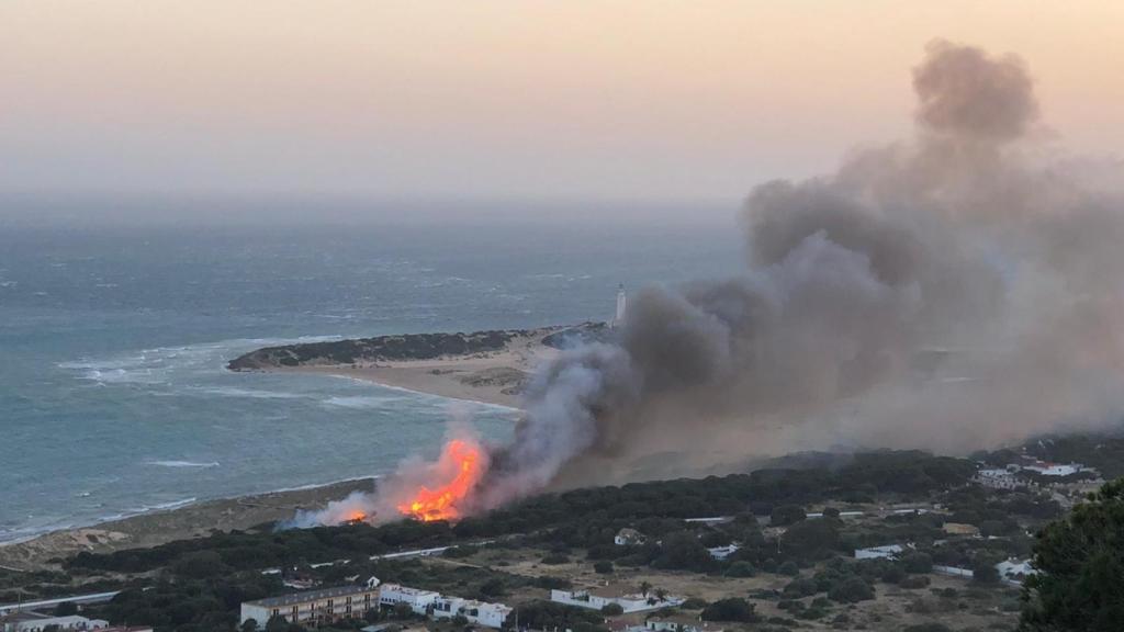 Imagen de archivo de un incendio en los Caños de Meca.