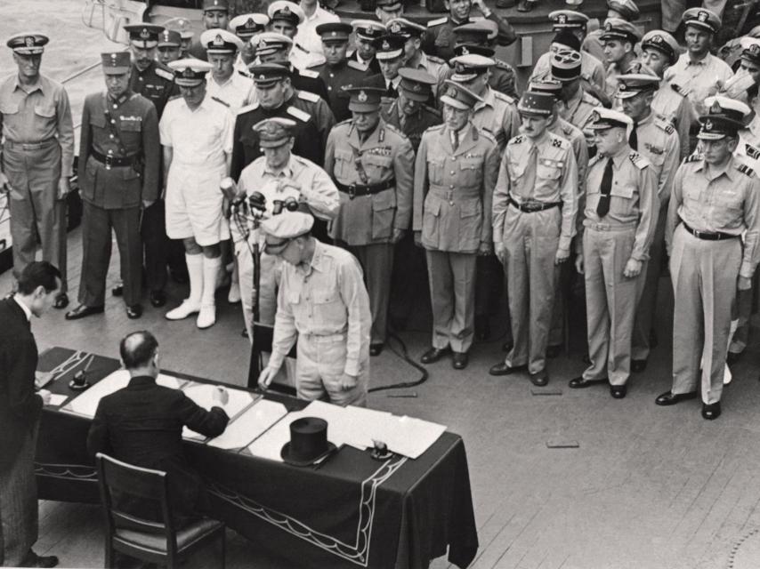 Imagen de la capitulación de Japón en la Segunda Guerra Mundial.