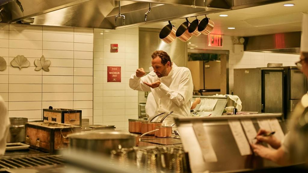 El chef Daniel Humm en la cocina de Eleven Madison Park.