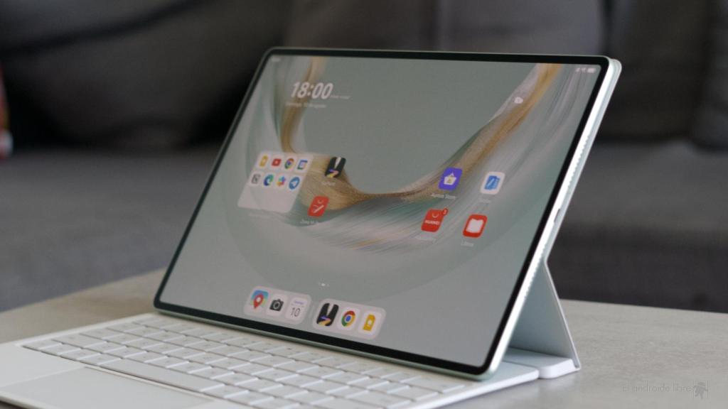 Huawei Matepad Pro 12.2 en su funda