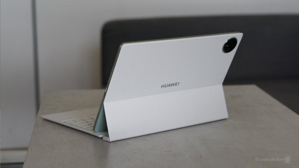 Huawei Matepad Pro 12.2 con funda teclado