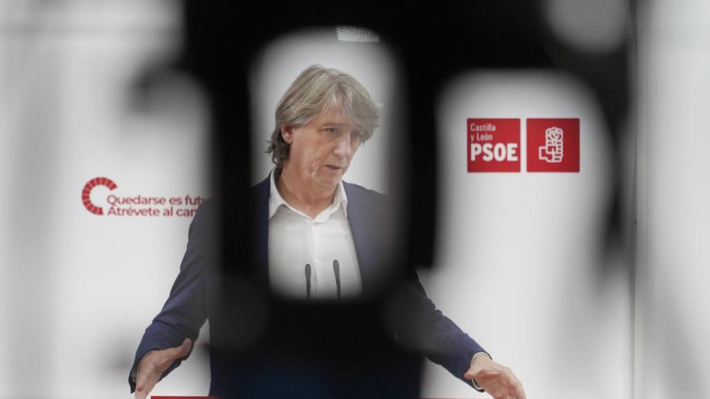 El secretario general del PSOECyL, Carlos Martínez, analiza diversos asuntos de actualidad de Castilla y León.