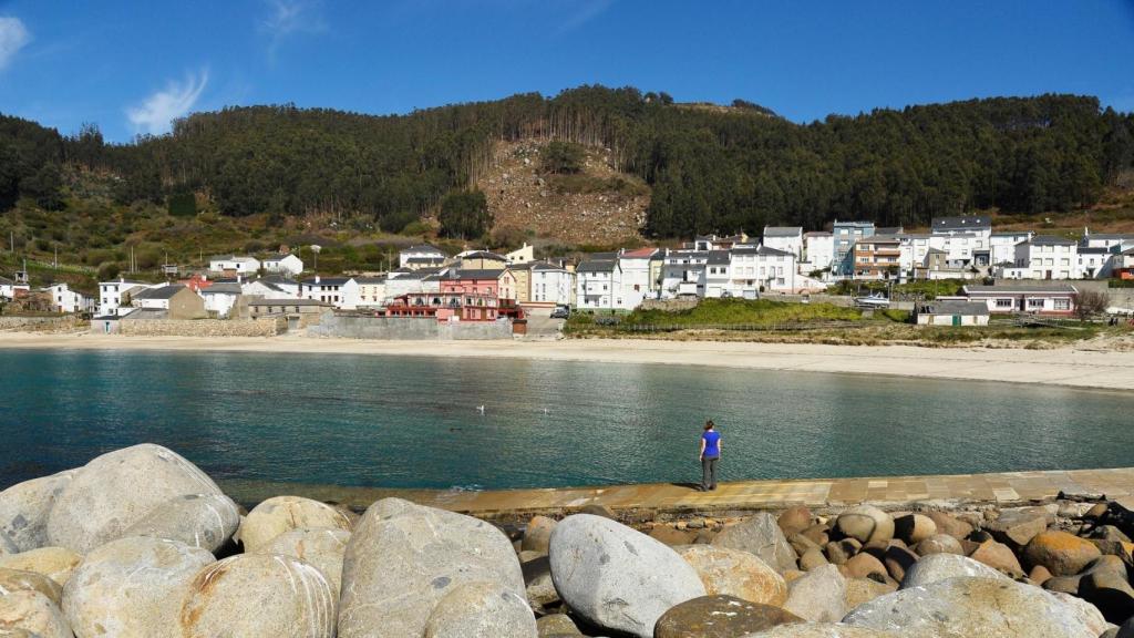 Playa y puerto de Bares, en la comarca de Ortegal (A Coruña)