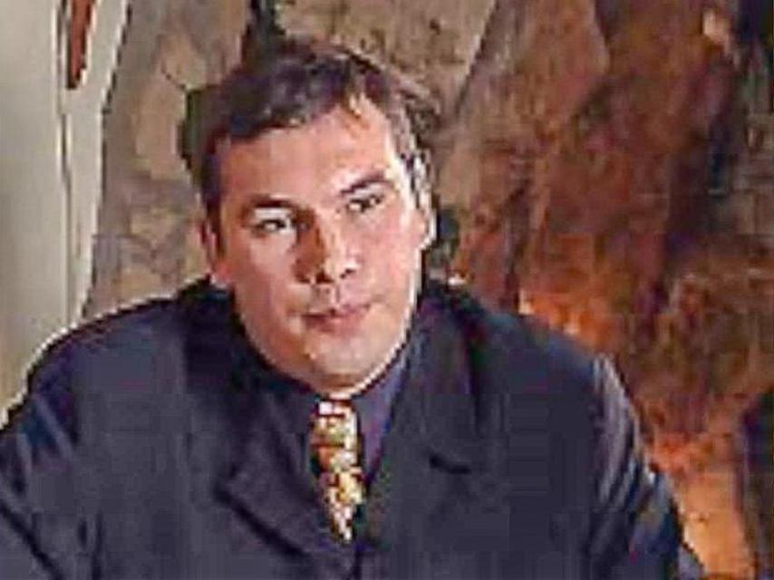 Alexander Vasilenko, al doblar el milenio, cuando se le vinculó a la mafia de los gimnasios de Krasnoyarsk, y cuando se vio involucrado en un intento de asesinato. Según su propia confesión, le encargaron matar a un mafioso siberiano.