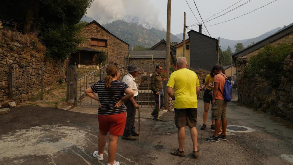 Incendio en Salientes (León)