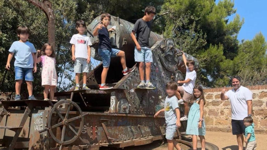 Los nueve hijos de Jesús García y Ana Iglesias en sus vacaciones de verano.