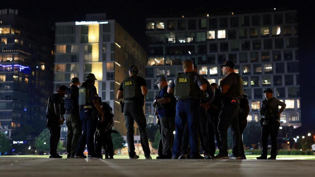 Agentes de la DEA y del FBI desplegados en Washington por orden de la Administración Trump.