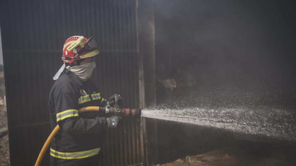 El presidente de la Diputación, apagando los rescoldos.