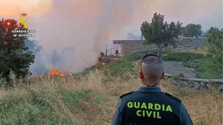 Un Guardia Civil, en el operativo del incendio de Jarilla (Cáceres).