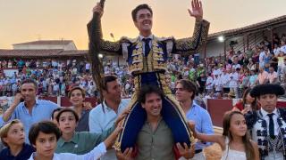 Guijuelo despide a El Capea con cinco orejas y un rabo