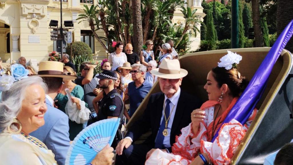 Moreno, en el carruaje de caballos, junto a Francisco de la Torre.