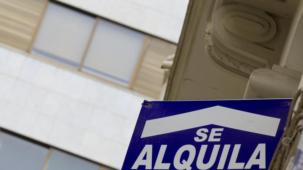 Detalle de un cartel que anuncia un piso en alquiler, imagen de archivo. Efe / Kai Försterling