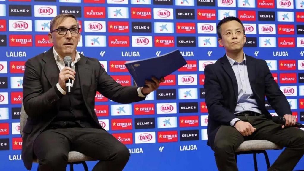 Fran Garagarza junto a Mao Ye.