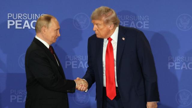 Así fue la reunión entre Trump y Putin: tres horas para la historia resumidas en dos minutos
