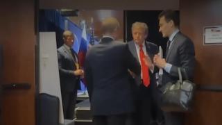 Trump y Putin charlan tras la rueda de prensa