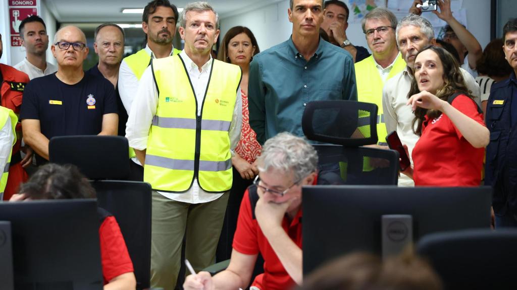 Alfonso Rueda junto a Pedro Sánchez.