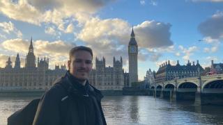 Jesús, el joven zaragozano que trabaja en Irlanda, de turismo en Londres.