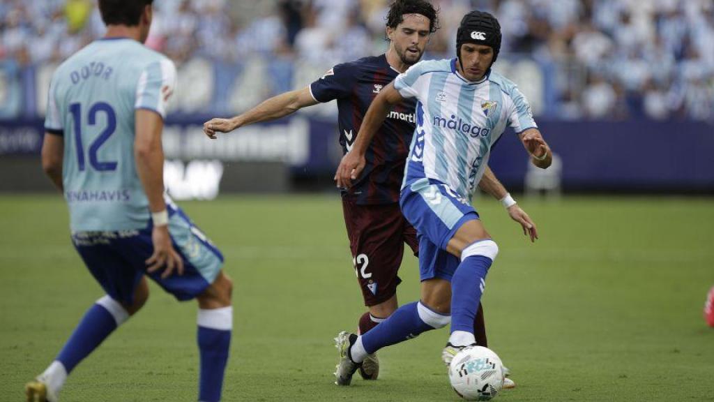 Luismi durante el Málaga CF vs. SD Eibar