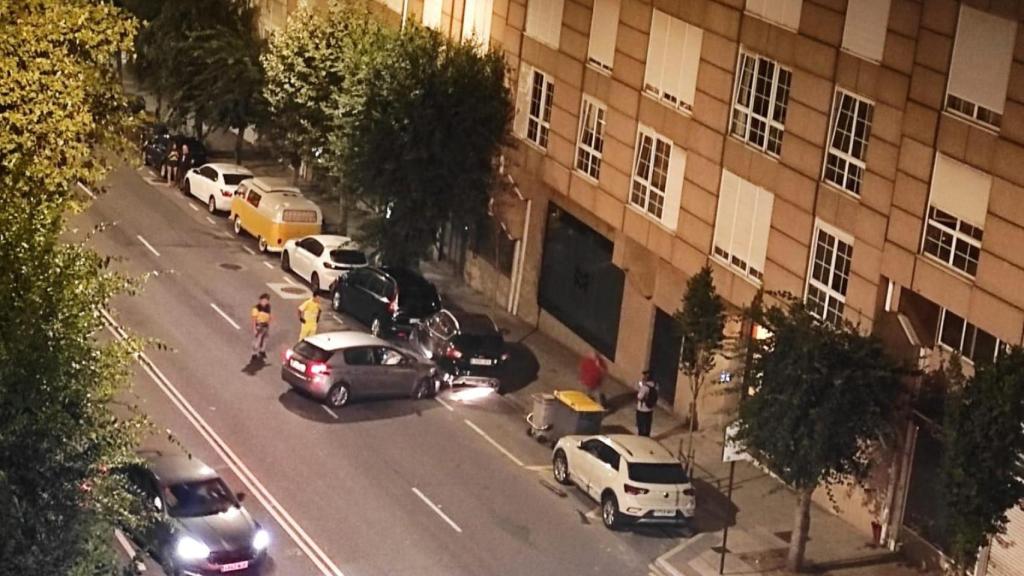 Choca borracho con varios coches en A Coruña y acaba detenido tras huir a pie
