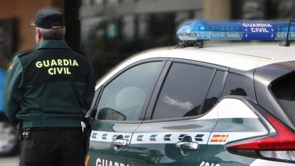 Un agente de la Guardia Civil
