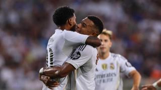Rodrygo celebra junto a Mbappé un gol con el Real Madrid