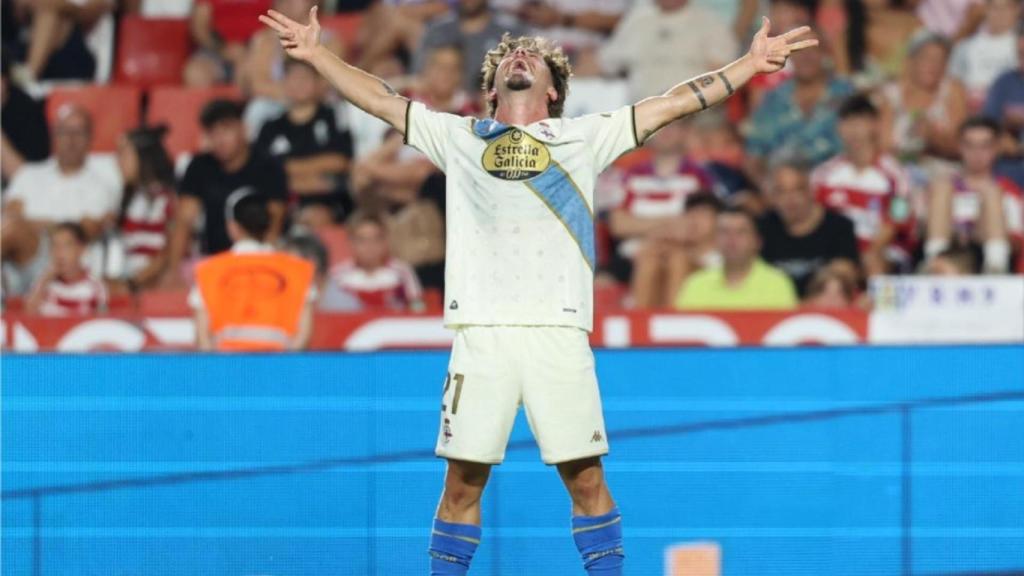 Mario Soriano celebra su gol contra el Granada.