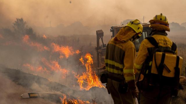 Imagen del incendio en la localidad de la Fuente de San Esteban (Salamanca)