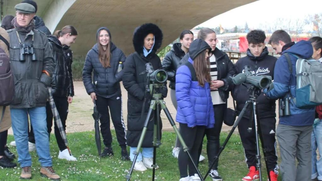 Alumnos del IES José Luis Gutiérrez Mazeres durante una salida escolar