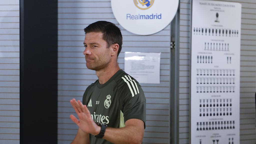 Xabi Alonso en la sala de prensa del Real Madrid en Valdebebas