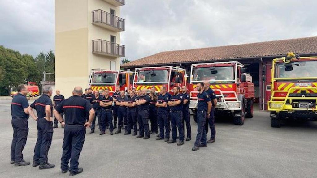 Bomberos franceses antes de acudir a León a ayudar en los incendios