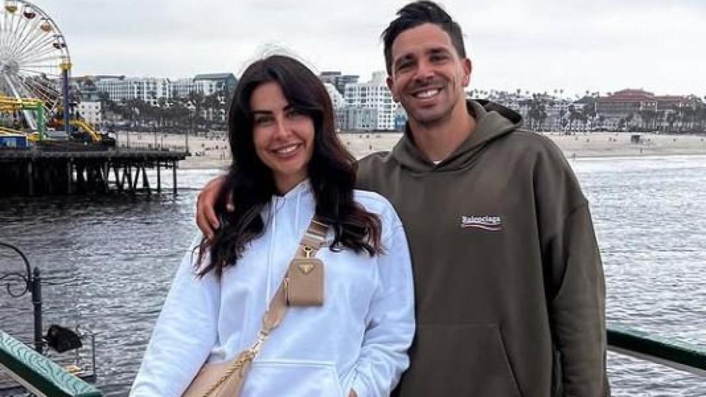 Giovanni, el hijo mayor de Diego Simeone, junto a su pareja.