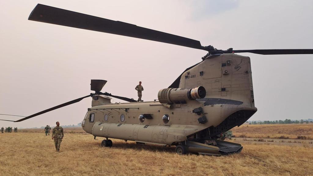 Llegada de dos helicópteros Chinook a León