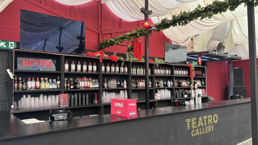 Interior de la caseta Teatro  Gallery