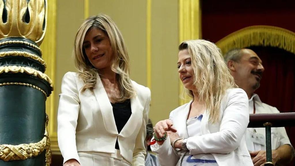 Begoña Gómez y Cristina Álvarez, en el Congreso.
