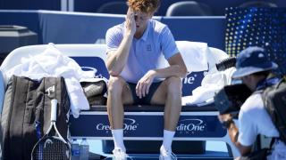 Sinner, cabizbajo tras retirarse en la final del Masters 1.000 de Cincinnati.