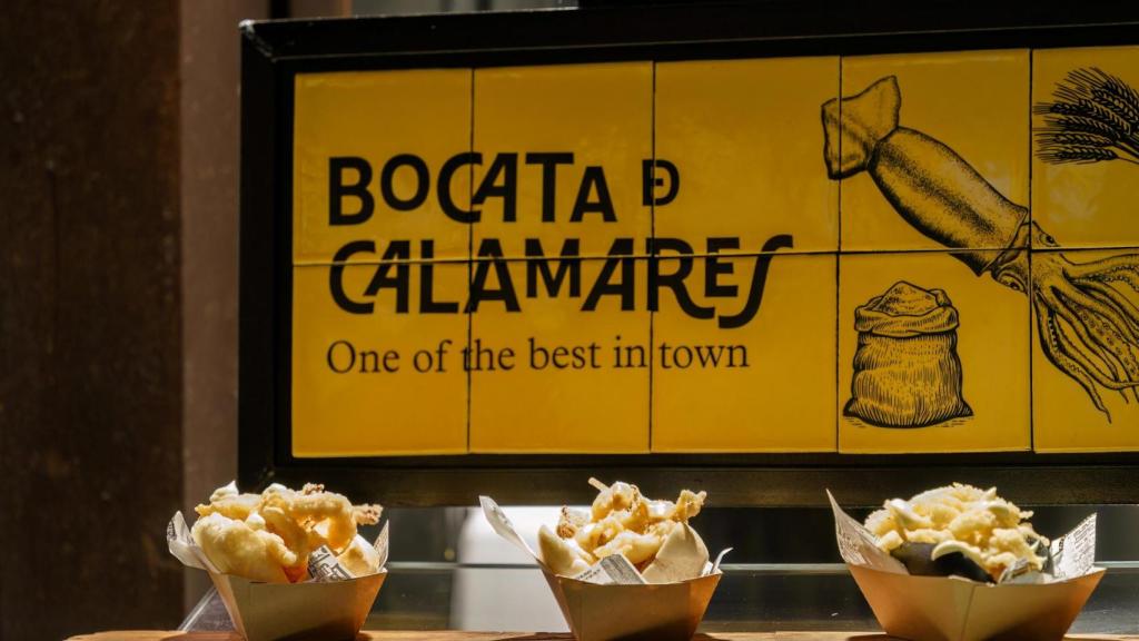 Algo no cuadra en esta imagen, habla de calamares, pero el dibujo es una pota