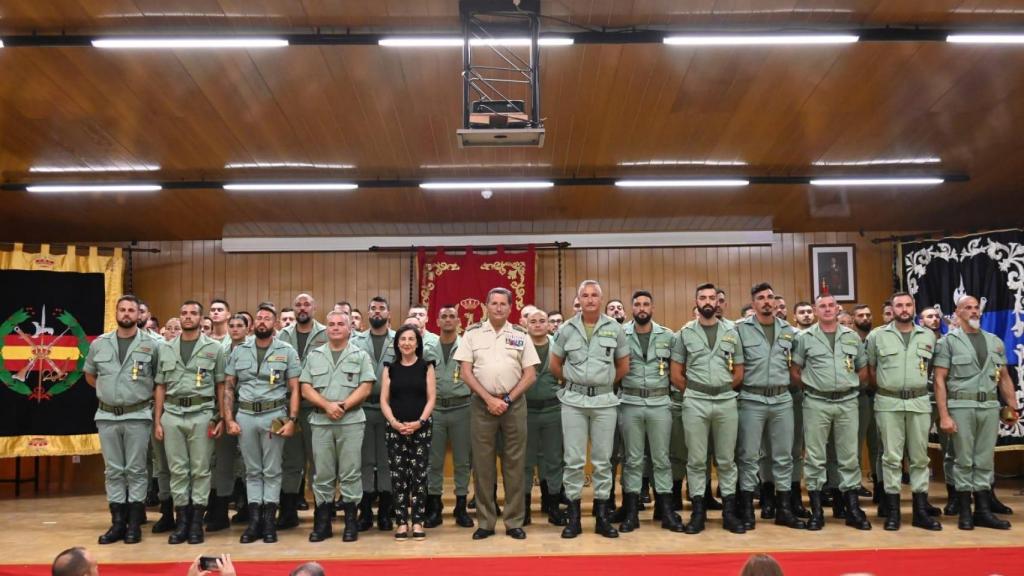 Foto de grupo de los legionarios que han recibido la medalla