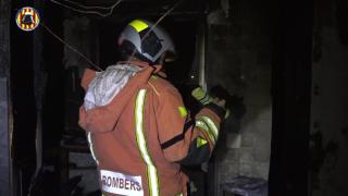 Fallece una persona en una explosión con incendio de una vivienda de Benifaió. Consorcio provincial Bomberos