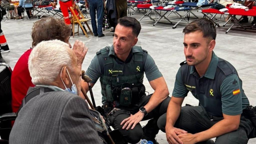 Evacuados en el Centro de Negocios de Benavente por el incendio del Lago de Sanabria