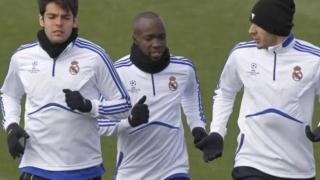 Lass Diarra, en un entrenamiento del Real Madrid junto a Kaká y Benzema