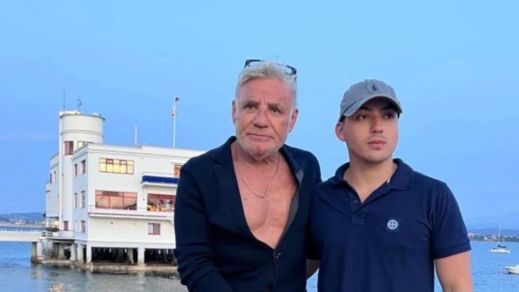 Joaquín Torres y su hijo Álvaro en una fotografía compartida en redes sociales.