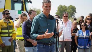 Pedro Sánchez durante su comparecencia desde el puesto de mando de Jarilla.