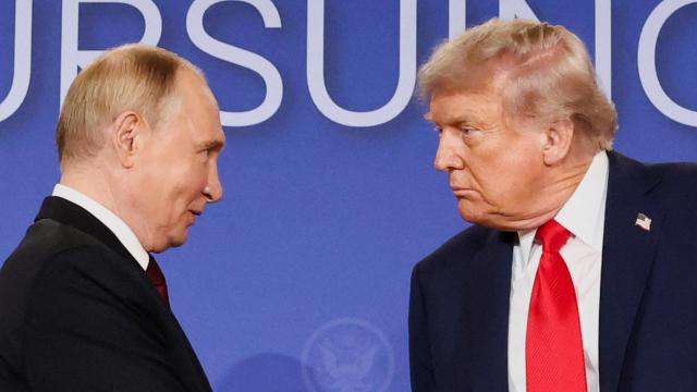 Putin junto a Trump tras la reunión que ambos mantuvieron el viernes en Alaska.