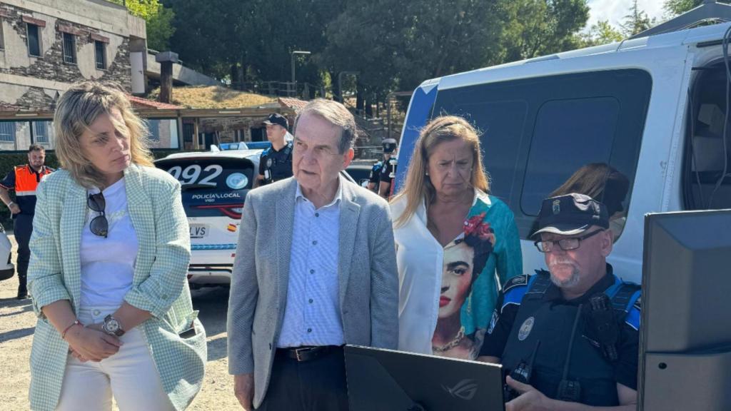 Bomberos de Vigo, preparados para seguir reforzando la extinción tras actuar en la zona de Ribadavia.
