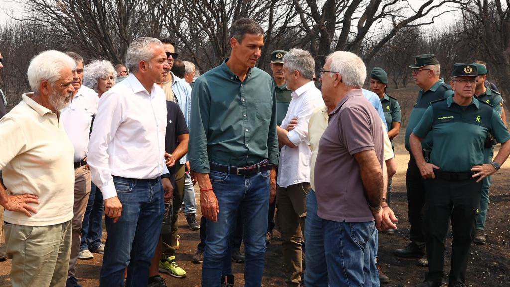 El presidente del Gobierno, Pedro Sánchez, en su visita a Molezuelas de la Carballeda