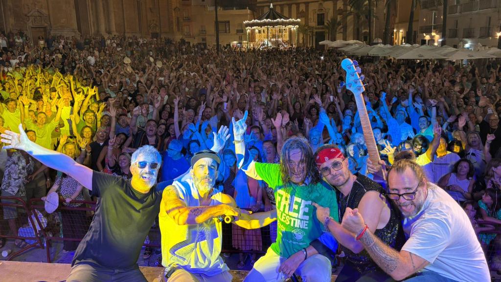 El grupo, al término de un multitudinario concierto a principios de este mes de agosto.