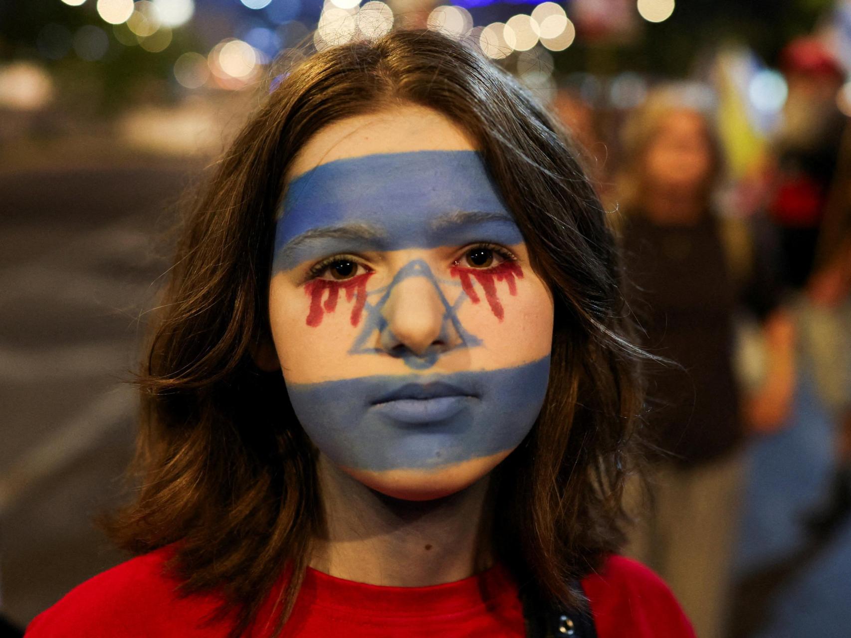 Protesta en Tel Aviv exige liberación de los rehenes israelíes en Gaza y el fin de la guerra.
