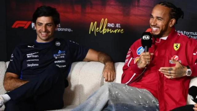 Carlos Sainz y Lewis Hamilton, en la rueda de prensa de la FIA en Melbourne.